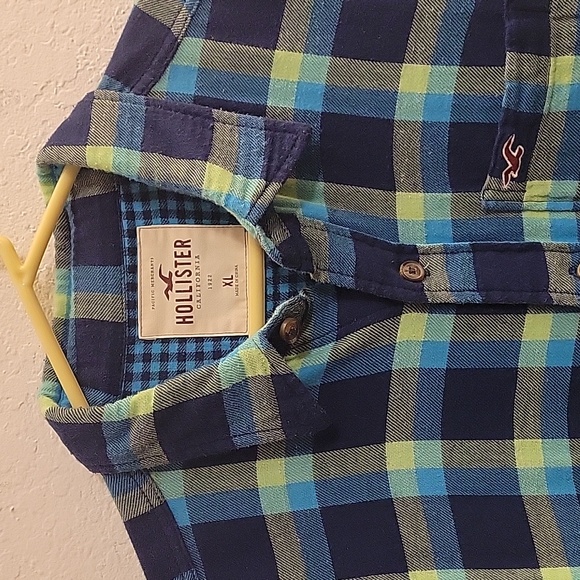 Hollister Button-down Plaid Flannel - Navy/Green - XL - Picture 4 of 13